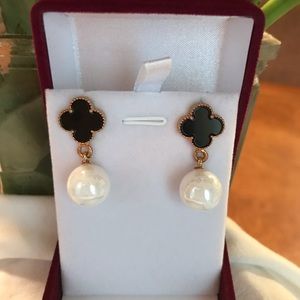 Clover Pearl Earrings💘